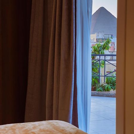 King Khufu Pyramids View Hotel Kafret el-Gabal Oda fotoğraf