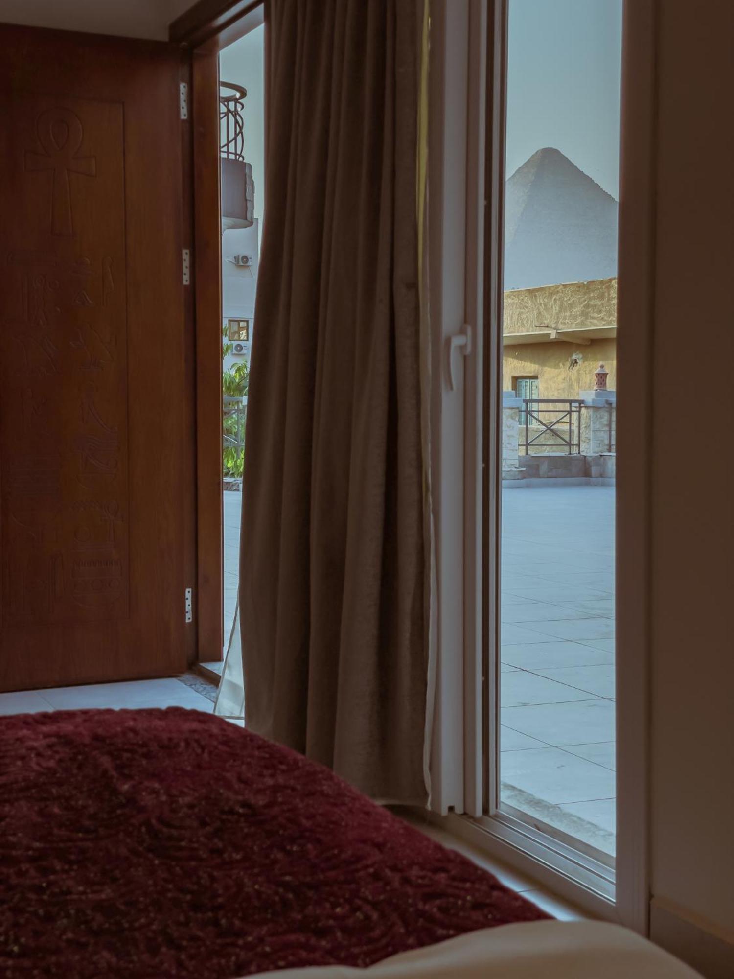 King Khufu Pyramids View Hotel Kafret el-Gabal Oda fotoğraf